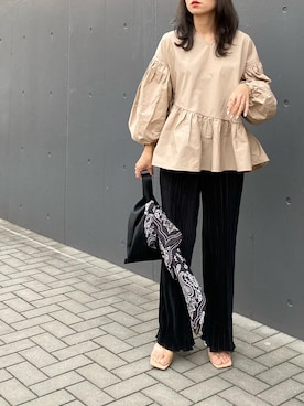 「ぺプラムトップス」｜「アイテム（財布/小物）」を使った、mikaさん（レディース・157cm）の冬コーディネート