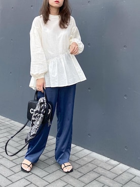 「ぺプラムトップス」｜「アイテム（財布/小物）」を使った、mikaさん（レディース・157cm）の春コーディネート