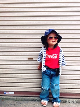 「Coca Cola（コカコーラ）のアイテム（Tシャツ/カットソー、レッド系）」を使った、saaachanさん（キッズ）の夏コーディネート