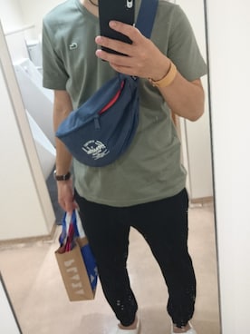 「アイテム（ボディバッグ/ウエストポーチ、ブルー系）」を使った、19890724さん（メンズ・176cm）の夏コーディネート