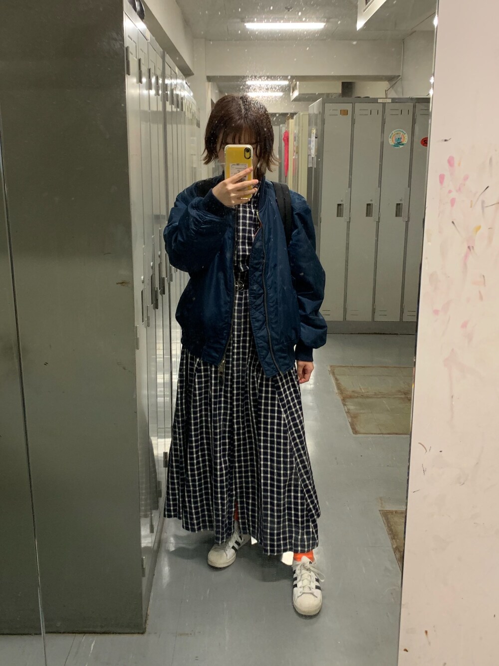 「ZARAワンピース、蛍光カラー」｜「VINTAGEのアイテム（ジャケット/アウター、ブルー系）」を使った、アスカスさん（レディース・162cm）の冬コーディネートの1枚目の写真