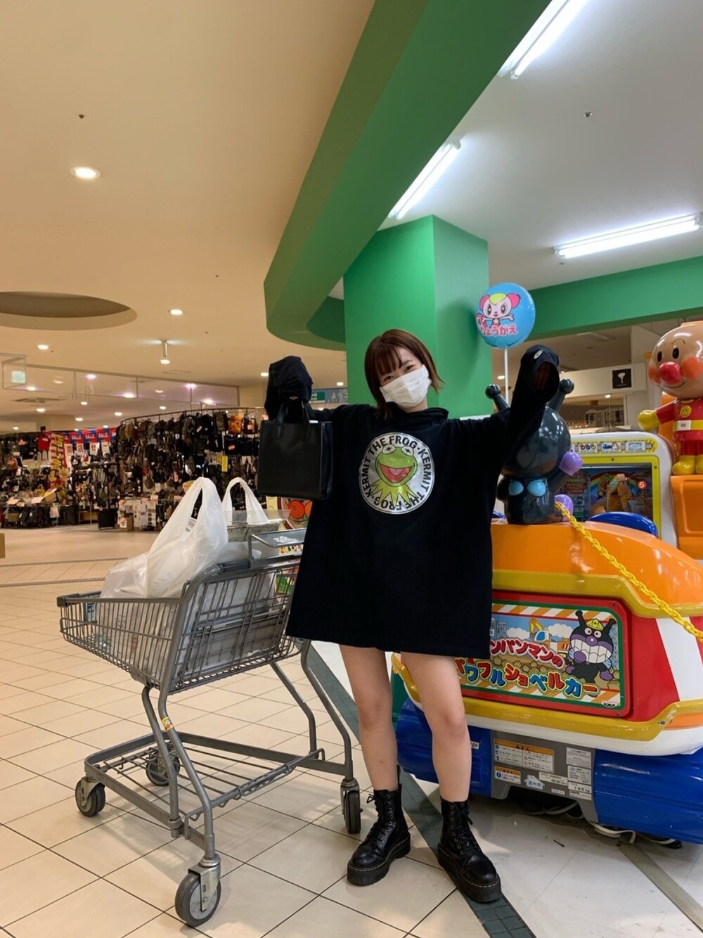 「little sunny bite、LSB、リトルサニーバイト」｜「Little sunny biteのアイテム（ワンピース/ドレス、ブラック系）」を使った、アスカスさん（レディース・163cm）の春コーディネートの1枚目の写真