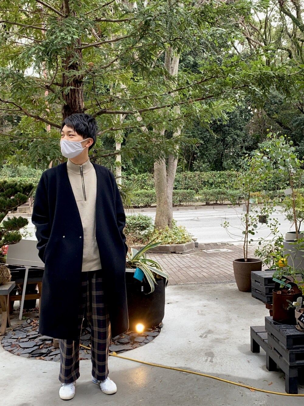 ボンディングメルトンVネックコートを使った人気ファッション