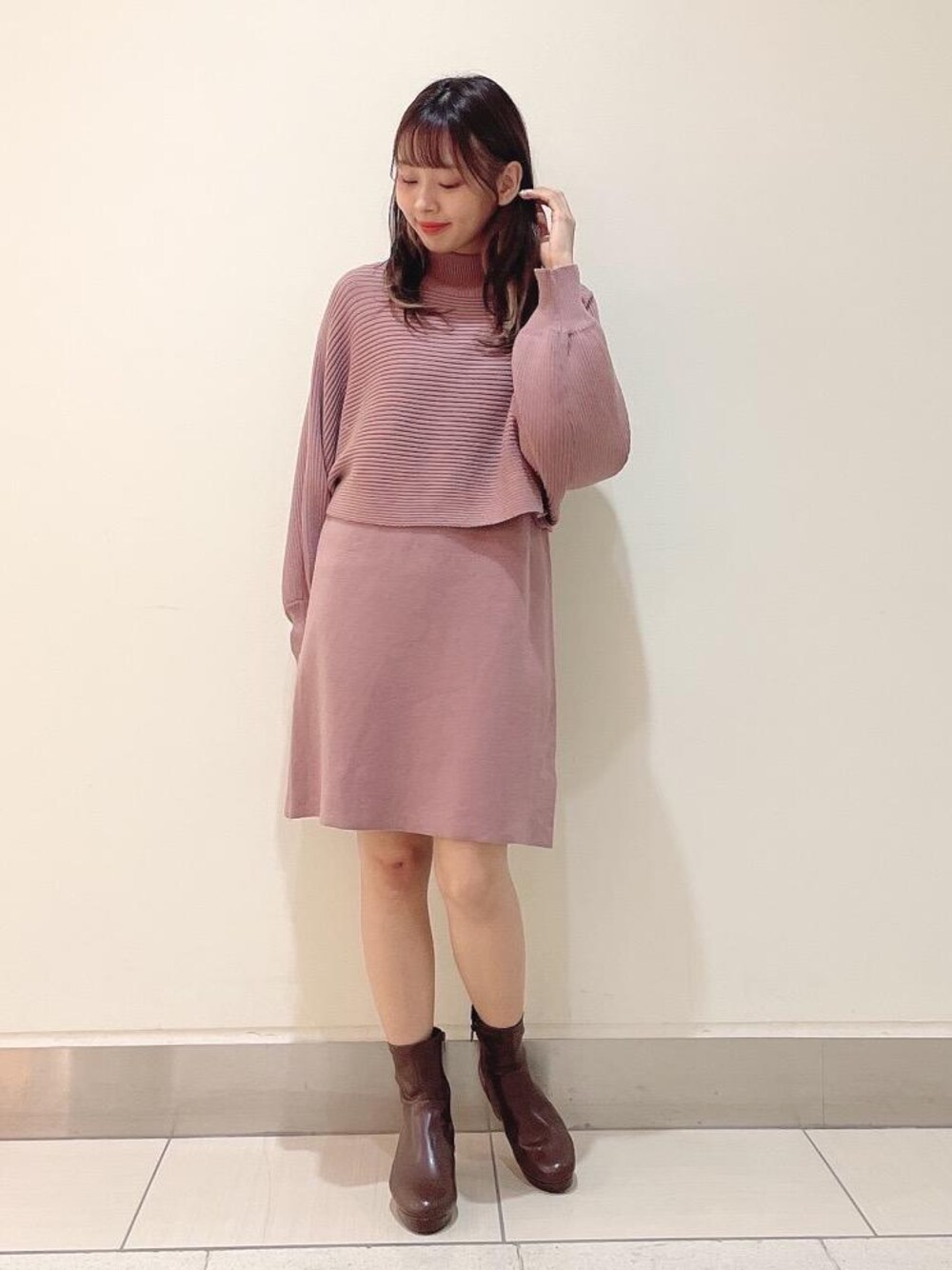 「ニットワンピ、冬コーデ、ニットワンピース、MAJESTIC LEGON、マジェスティックレゴン、モカ、ストレッチブーツ、骨格ウェーブ、標準身長、ぶーつ」｜「MAJESTIC LEGONのレディヒールストレッチブーツ（ブーツ、ブラウン系）」を使った、まりたすさん（レディース・156cm）の冬コーディネートの1枚目の写真