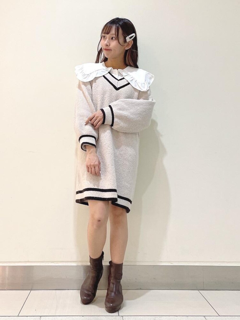 「ニットワンピ、冬コーデ、ニットワンピース、MAJESTIC LEGON、マジェスティックレゴン、ガーリーコーデ、ストレッチブーツ、骨格ウェーブ、標準身長、ぶーつ」｜「MAJESTIC LEGONのレディヒールストレッチブーツ（ブーツ、ブラウン系）」を使った、まりたすさん（レディース・156cm）の冬コーディネートの1枚目の写真