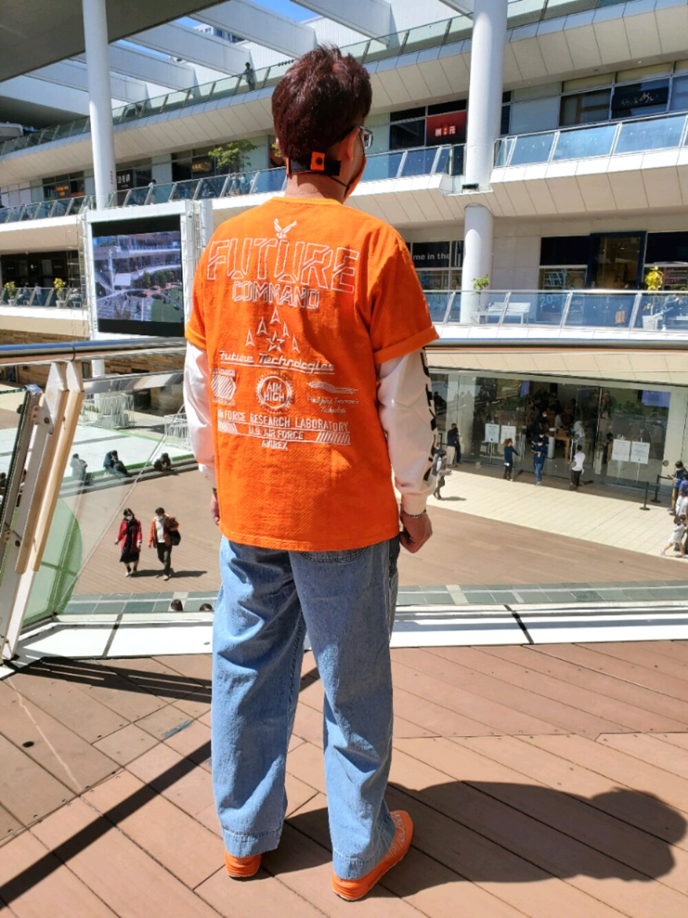 「AVIREX」｜「AVIREXの【TYPE BLUE】 デニム デッキカスタムパンツ/DENIM DECK CUSTOM PANTS（デニムパンツ、ブルー系）」を使った、avlrex1126さん（メンズ・180cm）の春コーディネートの1枚目の写真