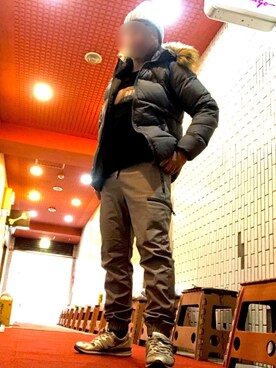 「シルバーシューズ」｜「アイテム（ダウンジャケット/コート）」を使った、hakaseさん（メンズ・169cm）の冬コーディネート