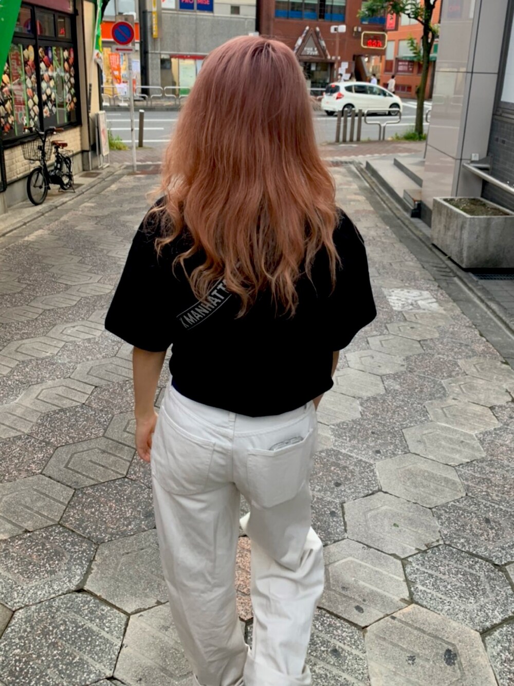 「シンプルコーデ、ワイドパンツ、春夏コーデ、おしゃれさんと繋がりたい、スニーカーコーデ、Tシャツ、XLARGE、Manhattan Portage、UNIQLO、VANS」｜「XLARGEのS/S HEAVYWEIGHT TEE NO SMOKING（Tシャツ/カットソー、ブラック系）」を使った、ちゃーりーさん（レディース・161cm）の夏コーディネートの1枚目の写真