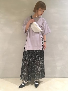 「ドット柄スカート」｜「アイテム（ボディバッグ/ウエストポーチ）」を使った、山形真理さん（レディース・156cm）の春コーディネート