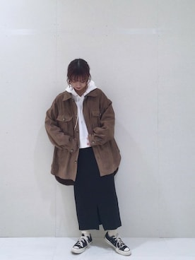 「ジーナシス」｜「アイテム（パーカー）」を使った、山形真理さん（レディース・156cm）の冬コーディネート