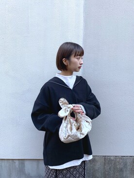 「ジーナシス」｜「アイテム（パーカー）」を使った、山形真理さん（レディース・155cm）の冬コーディネート