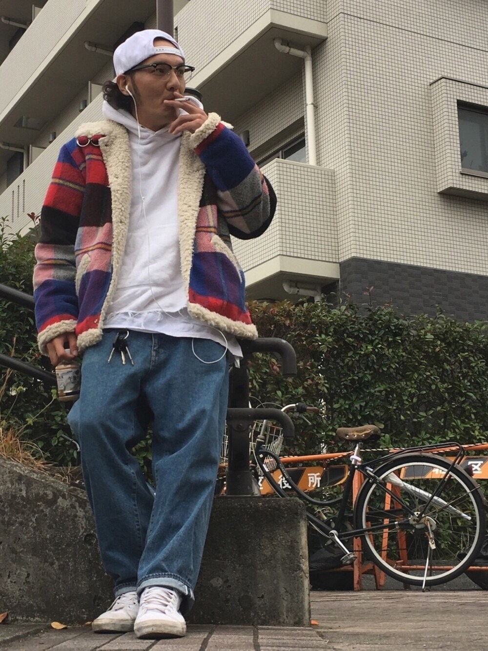 「秋コーデ、オトナカジュアル、ootd、street、休日スタイル、ラフ、デニムパンツ、スニーカー、カジュアル、ストリート服が好き」｜「Supreme のアイテム（その他アウター、その他）」を使った、mtnbさん（メンズ・170cm）の秋コーディネートの1枚目の写真