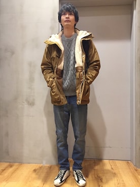 「アイテム（マウンテンパーカー、ブラウン系）」を使った、たかひろさん（メンズ・179cm）の冬コーディネート