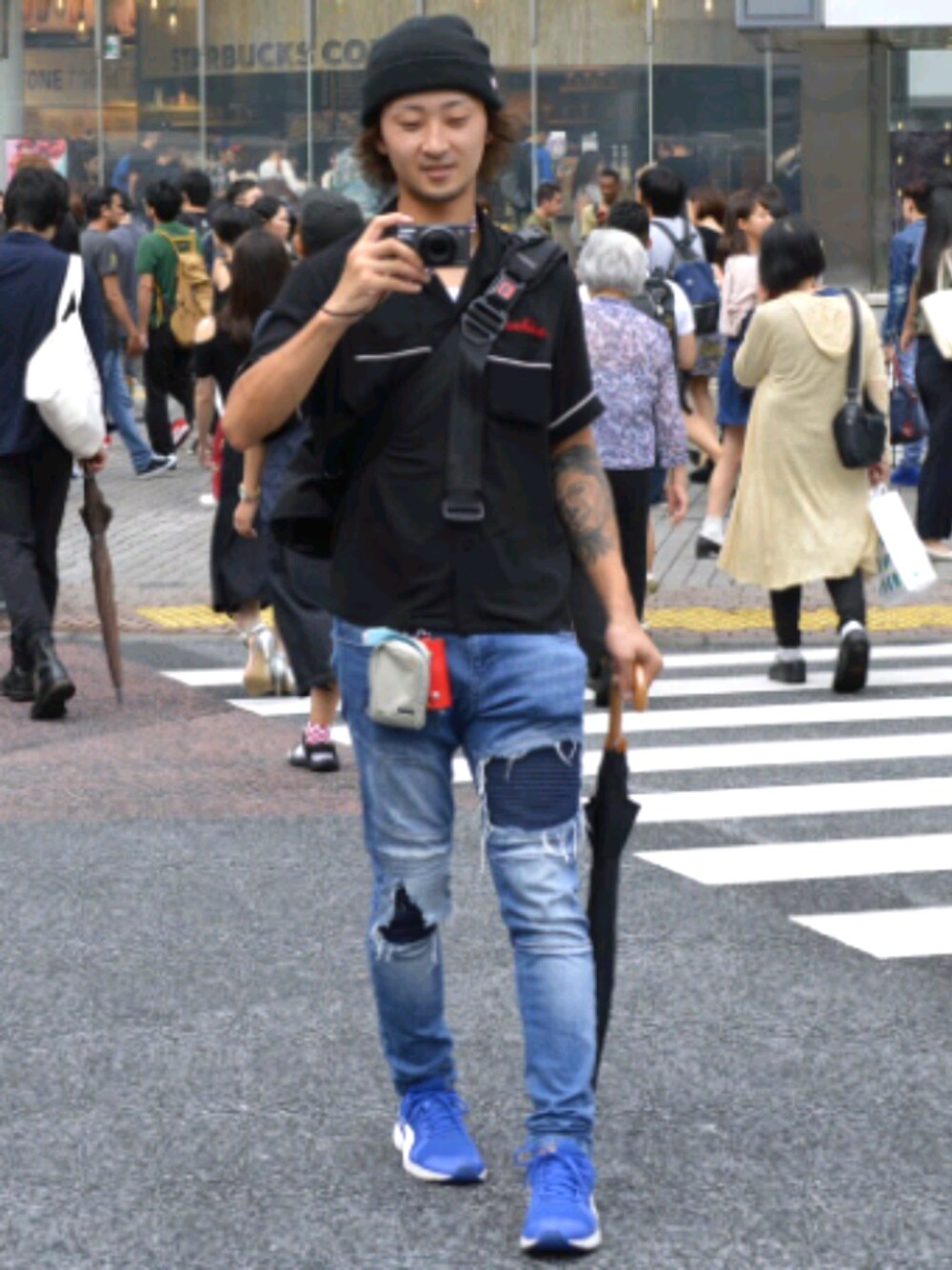 「去年」｜「PUMAのアイテム（スニーカー、ブルー系）」を使った、ケンヨさん（メンズ・179cm）の秋コーディネートの1枚目の写真