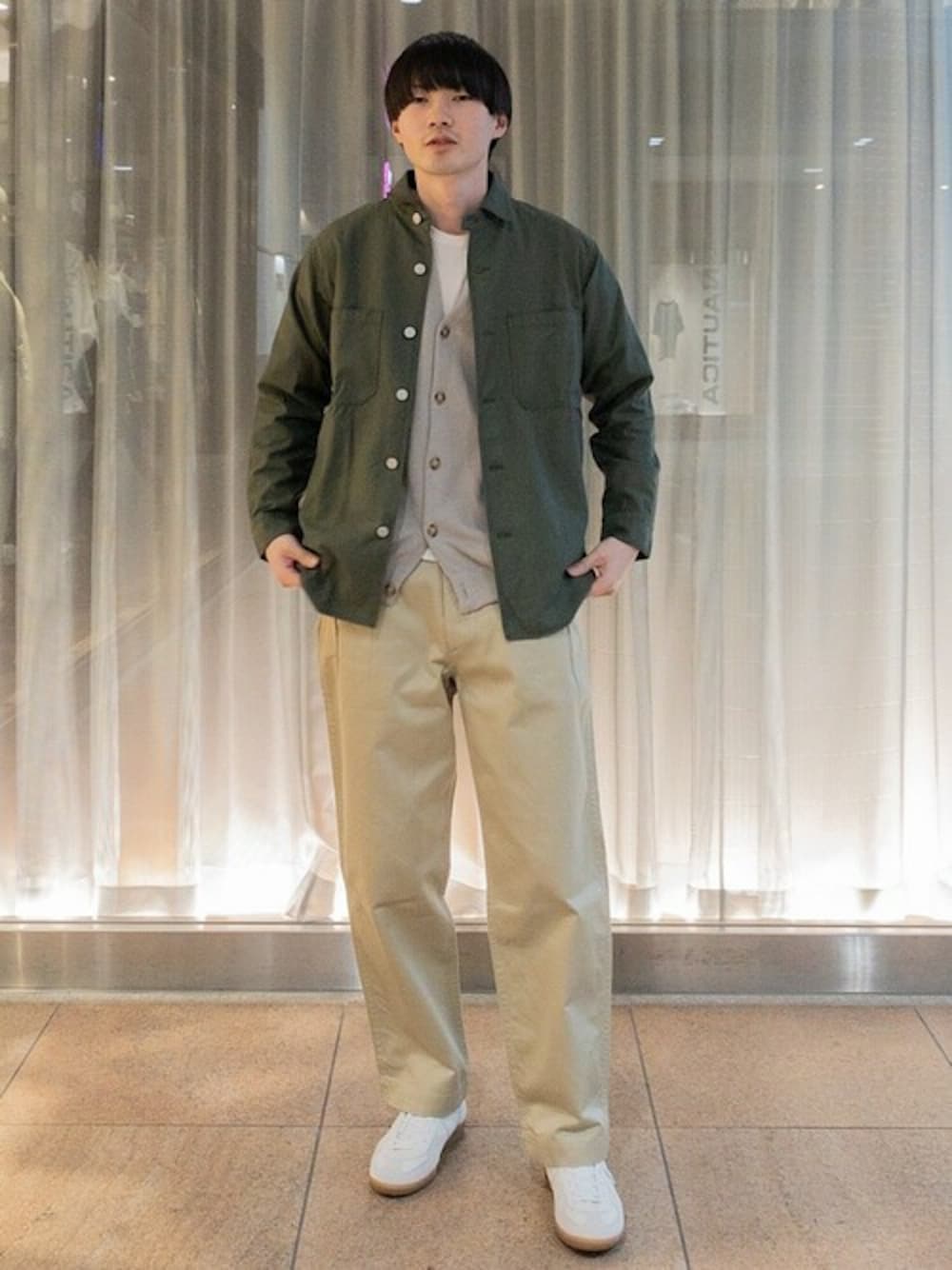 「ミリタリー、シップス、SHIPS、crepuscule、REPRODUCTION OF FOUND」｜「SHIPSのSHIPS: ミリタリー ユーティリティ ジャケット 21SS（ブルゾン、グリーン系）」を使った、森川さん（メンズ・183cm）の春コーディネートの1枚目の写真