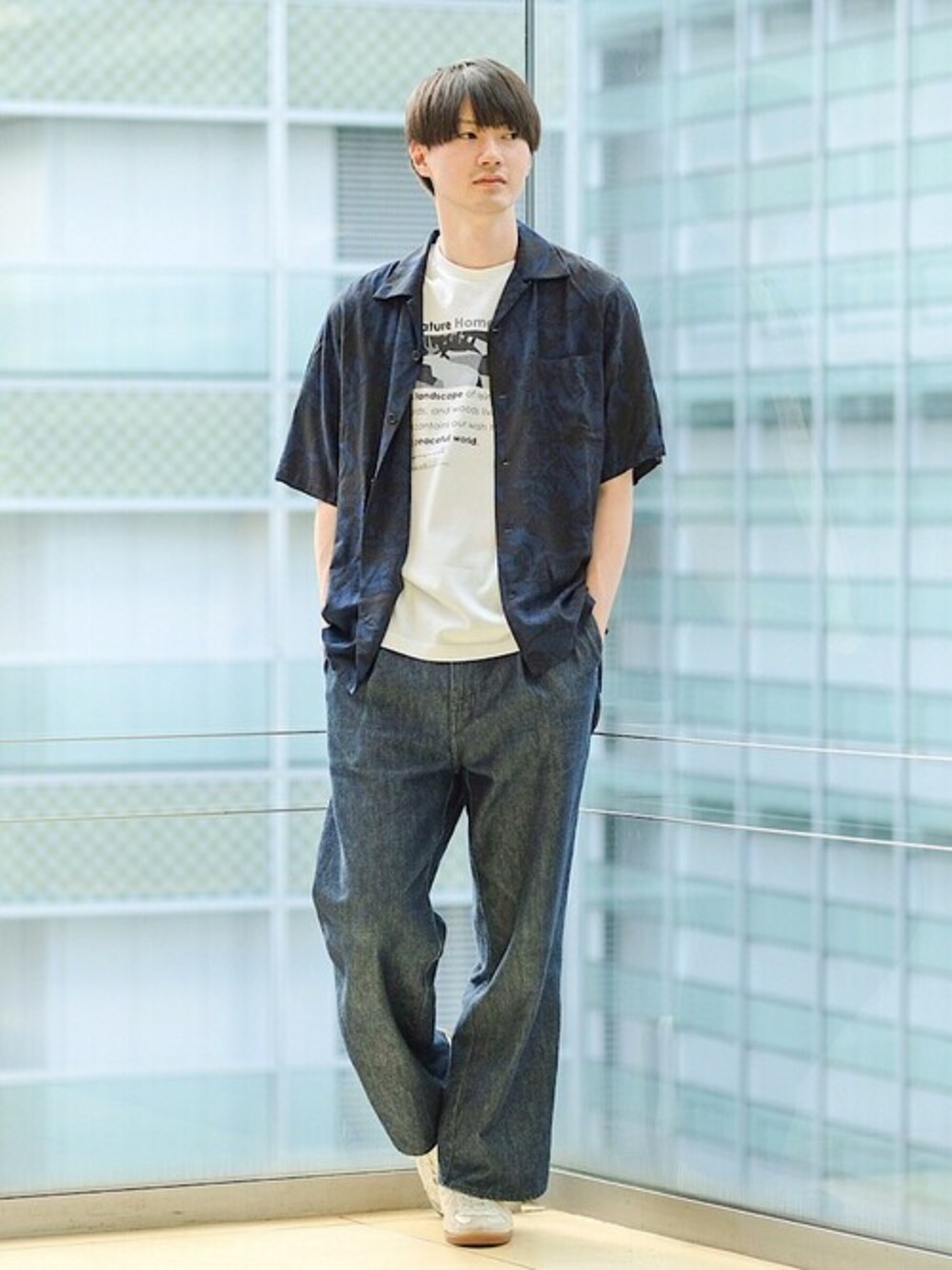 「SHIPS、GERMAN TRAINER、nowartt、jams」｜「Jamsの【SHIPS別注】JAMS: レーヨン ボタニカル柄 オープンカラーシャツ (アロハシャツ)（シャツ/ブラウス、ブルー系）」を使った、森川さん（メンズ・183cm）の夏コーディネートの1枚目の写真