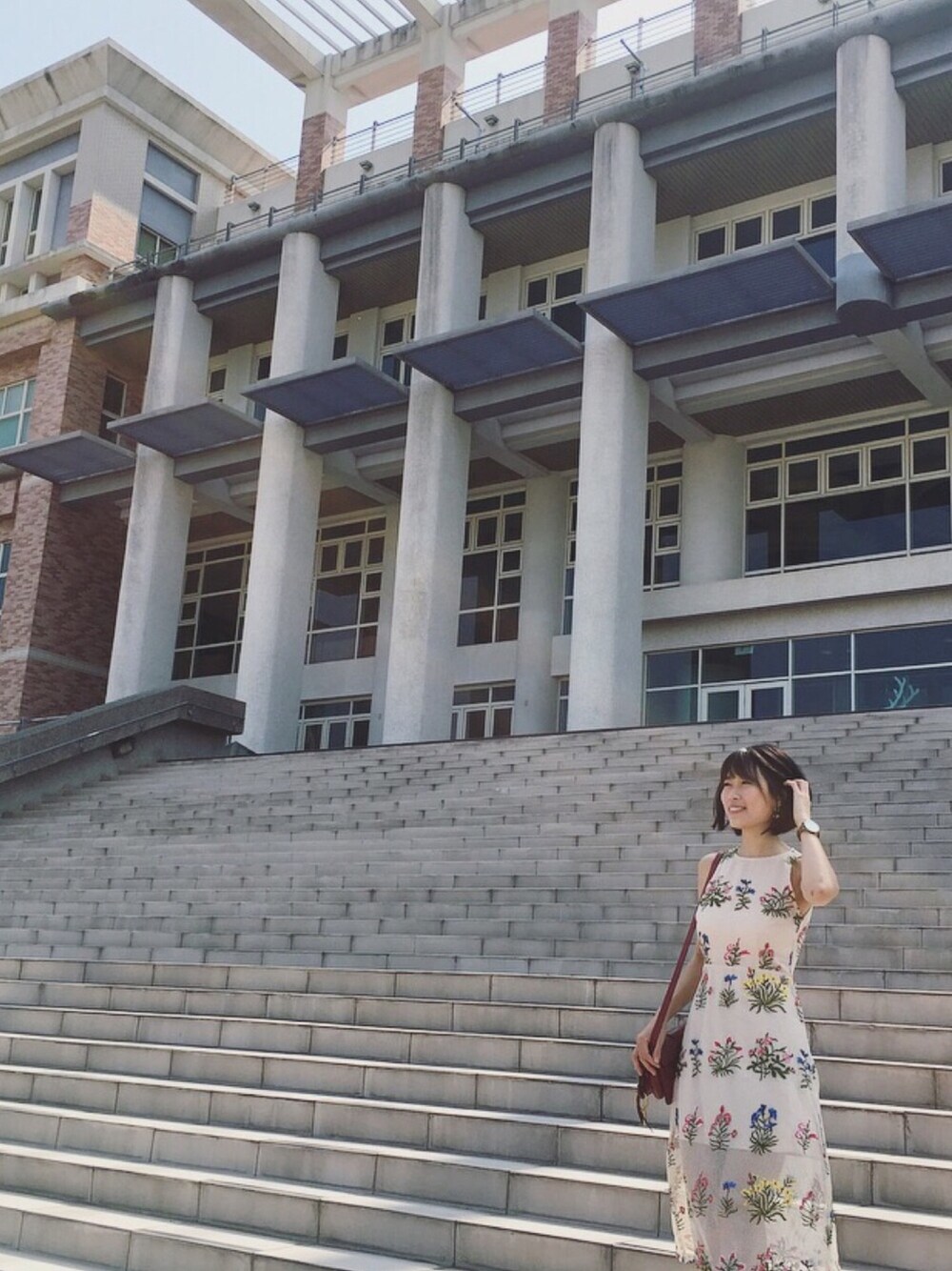 「girl、CNY、dress、Taiwan、ootd」｜「Something Borrowedのアイテム（ワンピース、その他）」を使った、cfqw17さん（レディース・165cm）の冬コーディネートの1枚目の写真