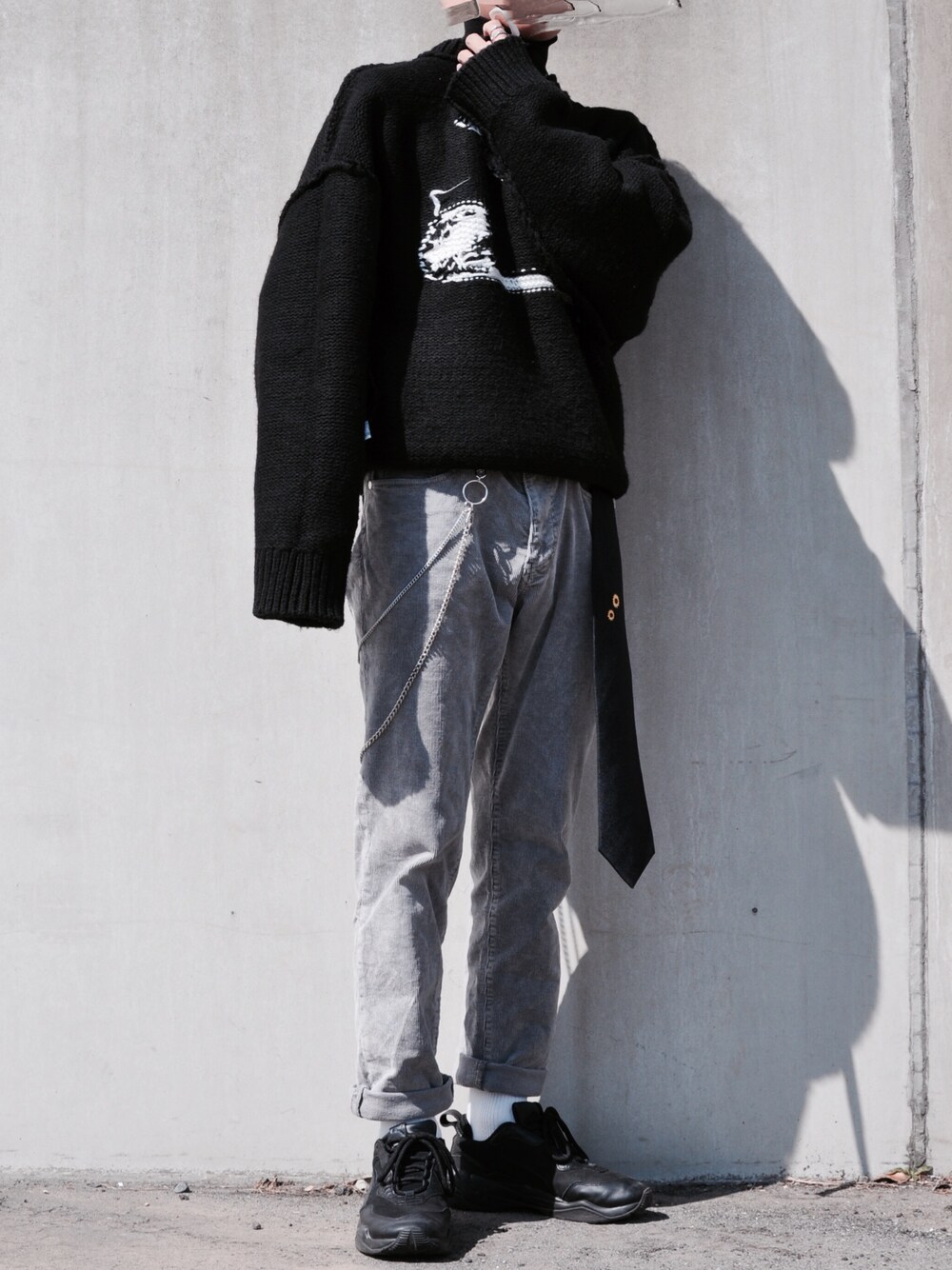 「オトナカジュアル、シンプル、黒、ニット、モード、モードストリート、カジュアル、ZARA」｜「ZARAのアイテム（ニット/セーター、ブラック系）」を使った、zaoldyeck(ゼノ)さん（メンズ・168cm）の春コーディネートの1枚目の写真
