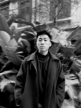 「UNIQLO（ユニクロ）のアイテム（トップス、ブラック系）」を使った、Eddie Yeungさん（メンズ）の冬コーディネート