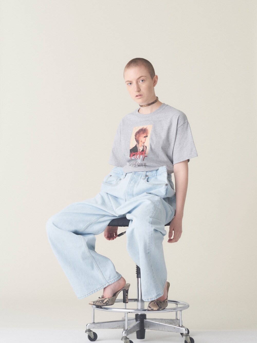 「Metaphor…、WOMEN、18ss、mode、JFW」｜「Metaphor…のアイテム（Tシャツ/カットソー、グレー系）」を使った、Metaphor…さん（レディース・165cm）の秋コーディネートの1枚目の写真