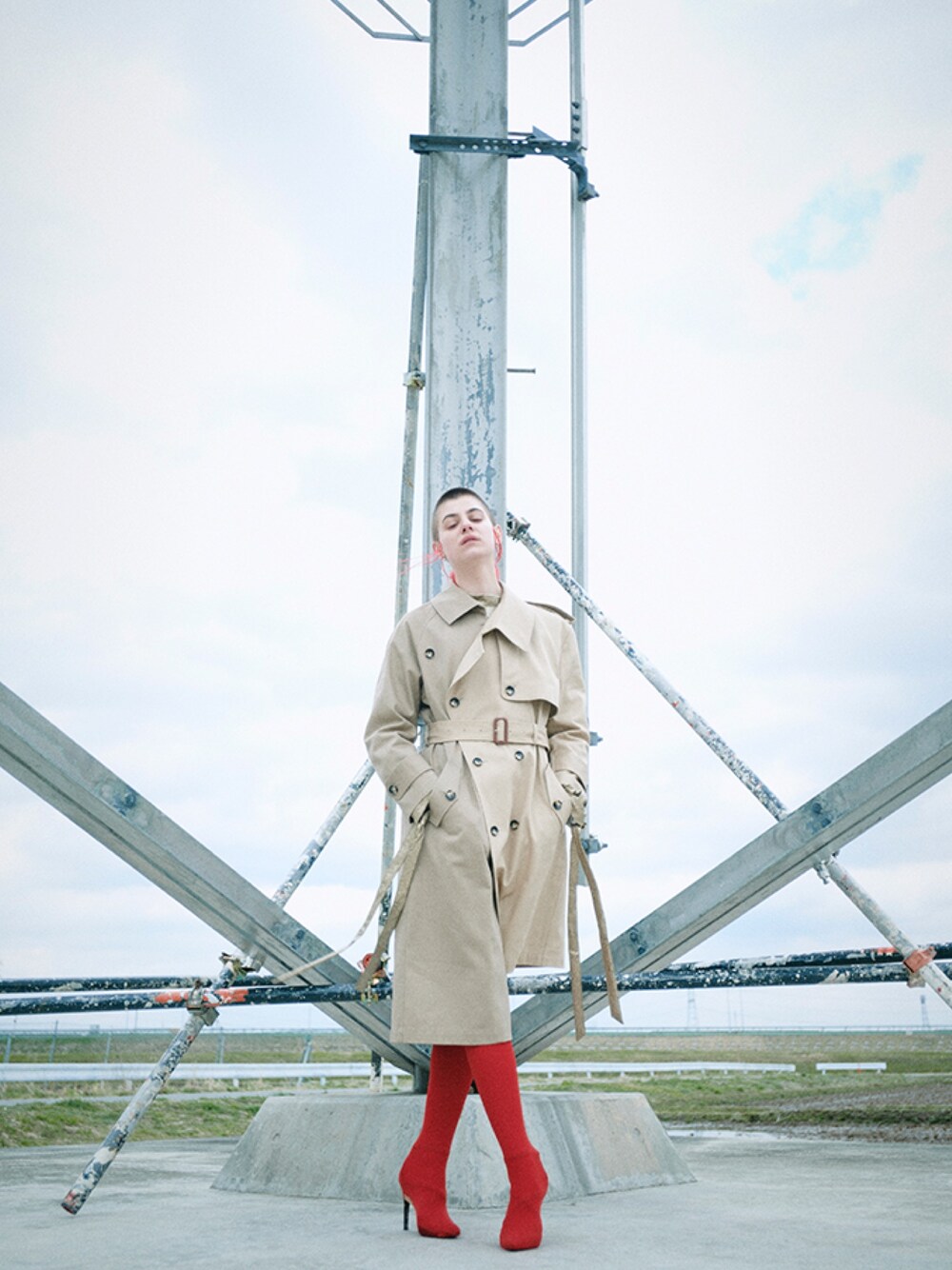 「woman、mode、Metaphor…、秋冬」｜「Metaphor…のアイテム（トレンチコート、ベージュ系）」を使った、Metaphor…さん（レディース・172cm）の春コーディネートの1枚目の写真