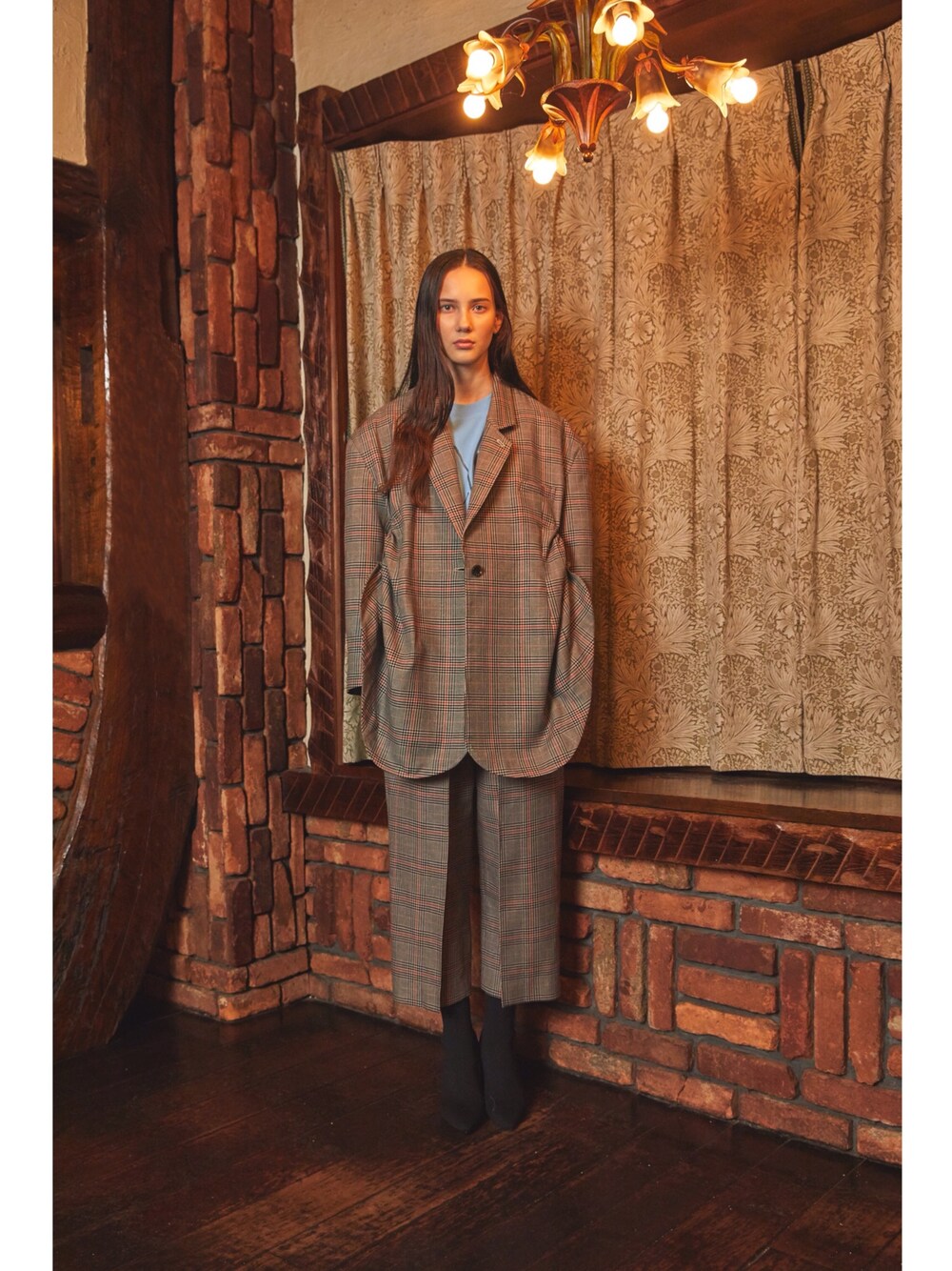 「WOMEN、Metaphor…、mode、19ss」｜「Metaphor…のアイテム（テーラードジャケット、ブラウン系）」を使った、Metaphor…さん（レディース・174cm）の秋コーディネートの1枚目の写真