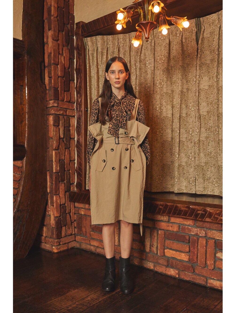 「Metaphor…、WOMEN、mode、19ss」｜「Metaphor…のアイテム（スカート、ベージュ系）」を使った、Metaphor…さん（レディース・174cm）の秋コーディネートの1枚目の写真
