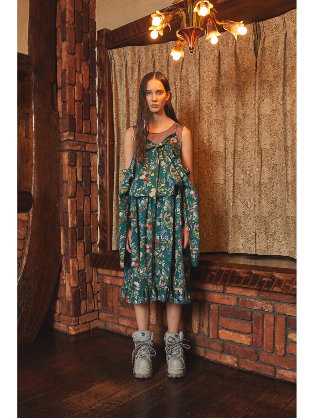 「WOMEN、mode、19ss、Metaphor…」｜「Metaphor…のアイテム（ワンピース、グリーン系）」を使った、Metaphor…さん（レディース・174cm）の秋コーディネートの1枚目の写真