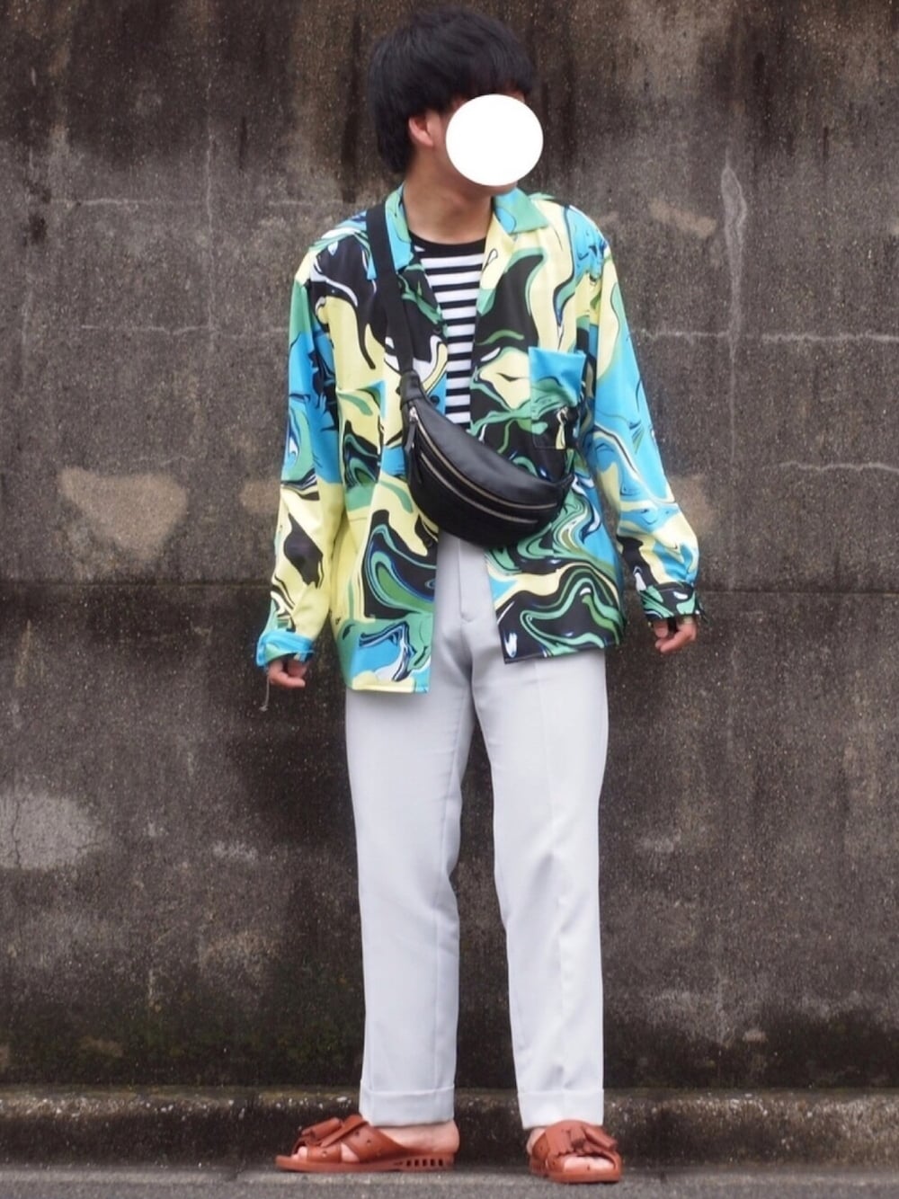 「タックイン、ボーダー、フォローミー、おしゃれさんと繋がりたい、白パンツ、サンダル、便所サンダル、ZOZO公認ユーザー、shiyoh、いいね、save、フォローお願いします🤑」｜「KAIKOのKAIKO THE PREST（スラックス、ホワイト系）」を使った、yuuichroさん（メンズ・168cm）の夏コーディネートの1枚目の写真