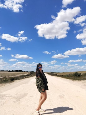 「アイテム（デニムジャケット、グリーン系）」を使った、Evans さん（レディース・170cm）の秋コーディネート