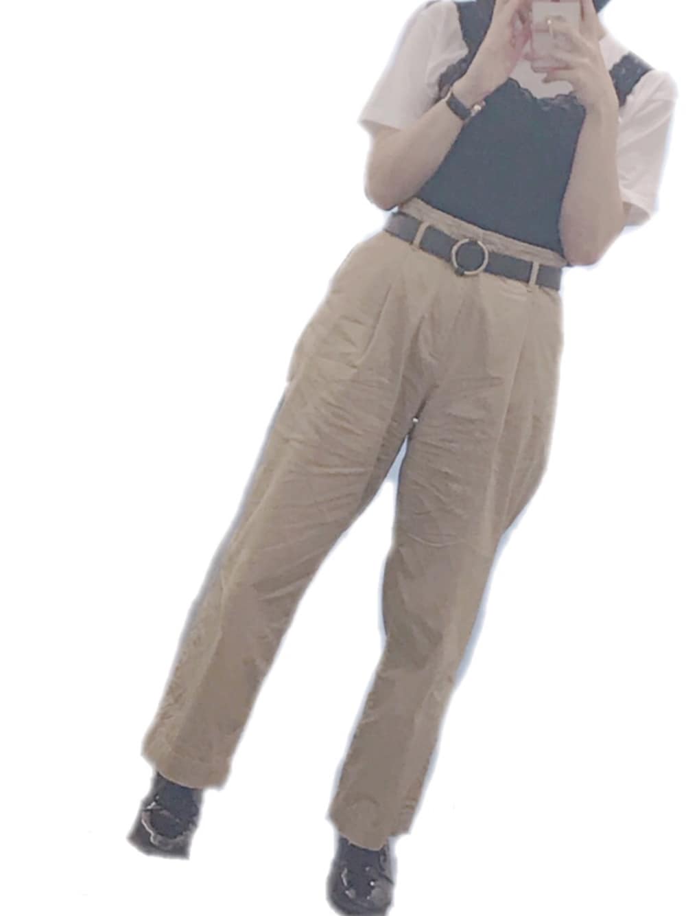 「梅雨、ワイドチノパンツ、短足、ベージュ」｜「UNIQLOのハイウエストチノワイドパンツ（丈標準69～71cm）（その他パンツ、ベージュ系）」を使った、ぺさん（レディース・155cm）の夏コーディネートの1枚目の写真