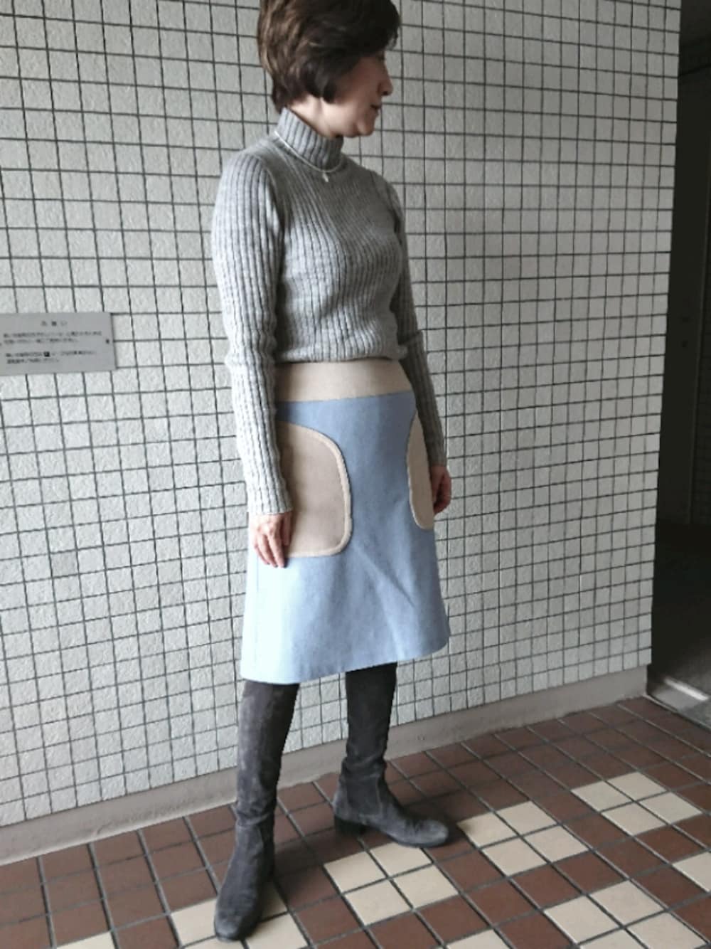 「UNIQLOのアイテム（ニット/セーター、グレー系）」を使った、りんりんさん（レディース・160cm）の冬コーディネートの1枚目の写真