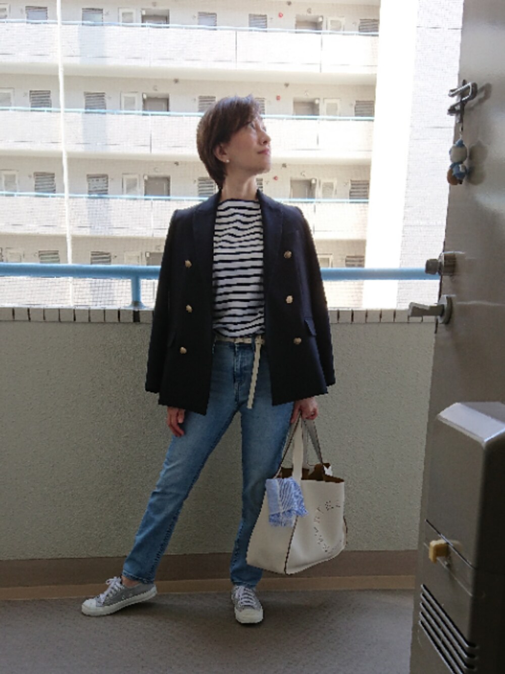 「JOURNAL STANDARDのアイテム（ジャケット/アウター、ブルー系）」を使った、りんりんさん（レディース・160cm）の春コーディネートの1枚目の写真