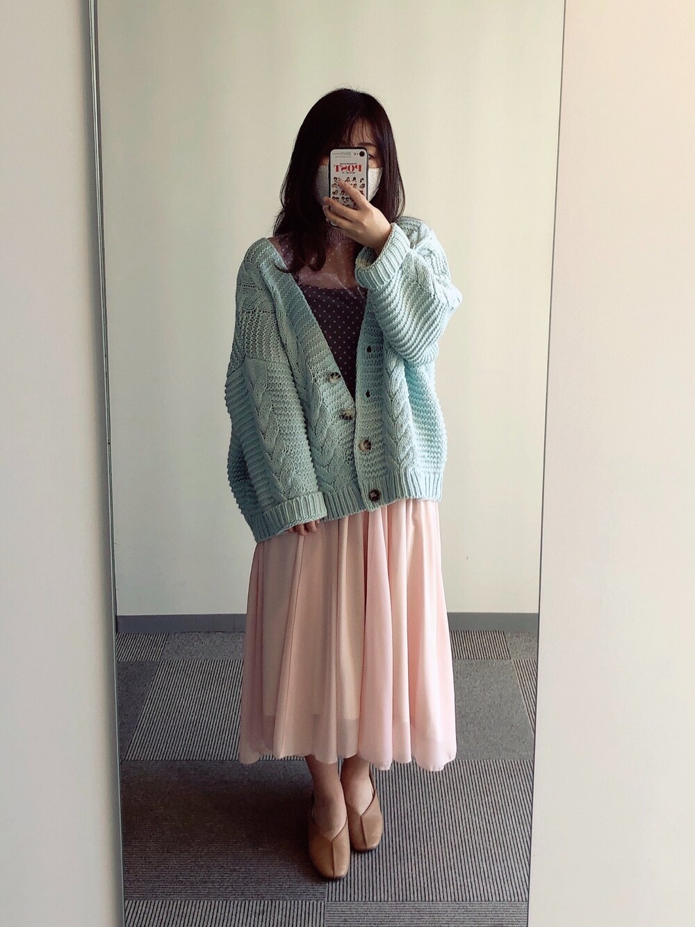 「春めきシューズ、しまむら、ニットカーディガン、パステルカラー、ピンク、春コーデ、おしゃれさんと繋がりたい、低身長」｜「しまむらのアイテム（ニット/セーター、ブルー系）」を使った、momoKoさん（レディース・150cm）の春コーディネートの1枚目の写真