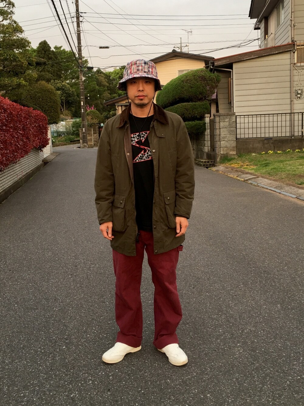 「SUBWAREのアイテム（Tシャツ/カットソー、ブラック系）」を使った、わんわんもこもこさん（メンズ・175cm）の春コーディネートの1枚目の写真