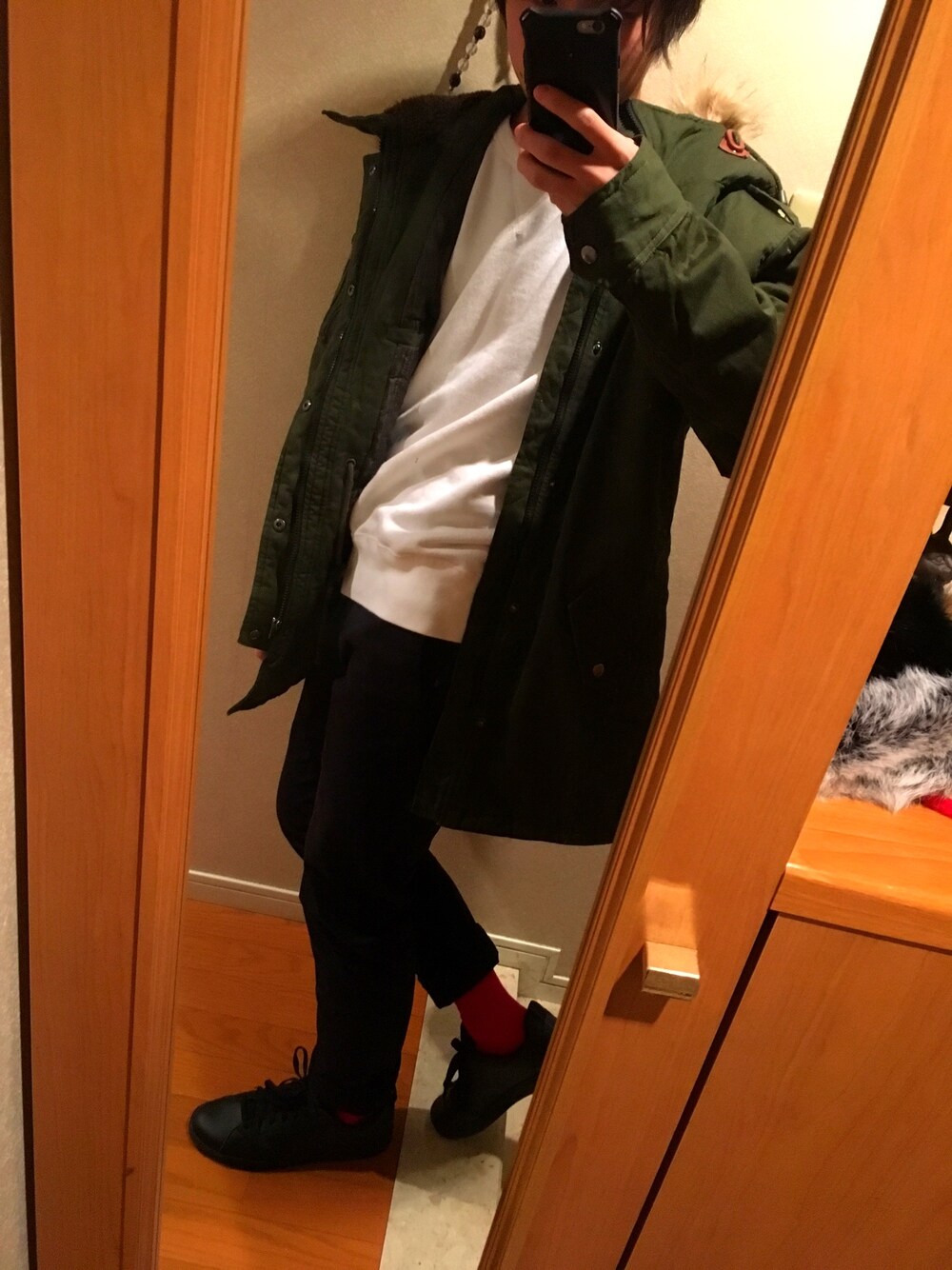 「UNIQLOのアイテム（トップス、ホワイト系）」を使った、Takutoさん（メンズ・166cm）の春コーディネートの1枚目の写真