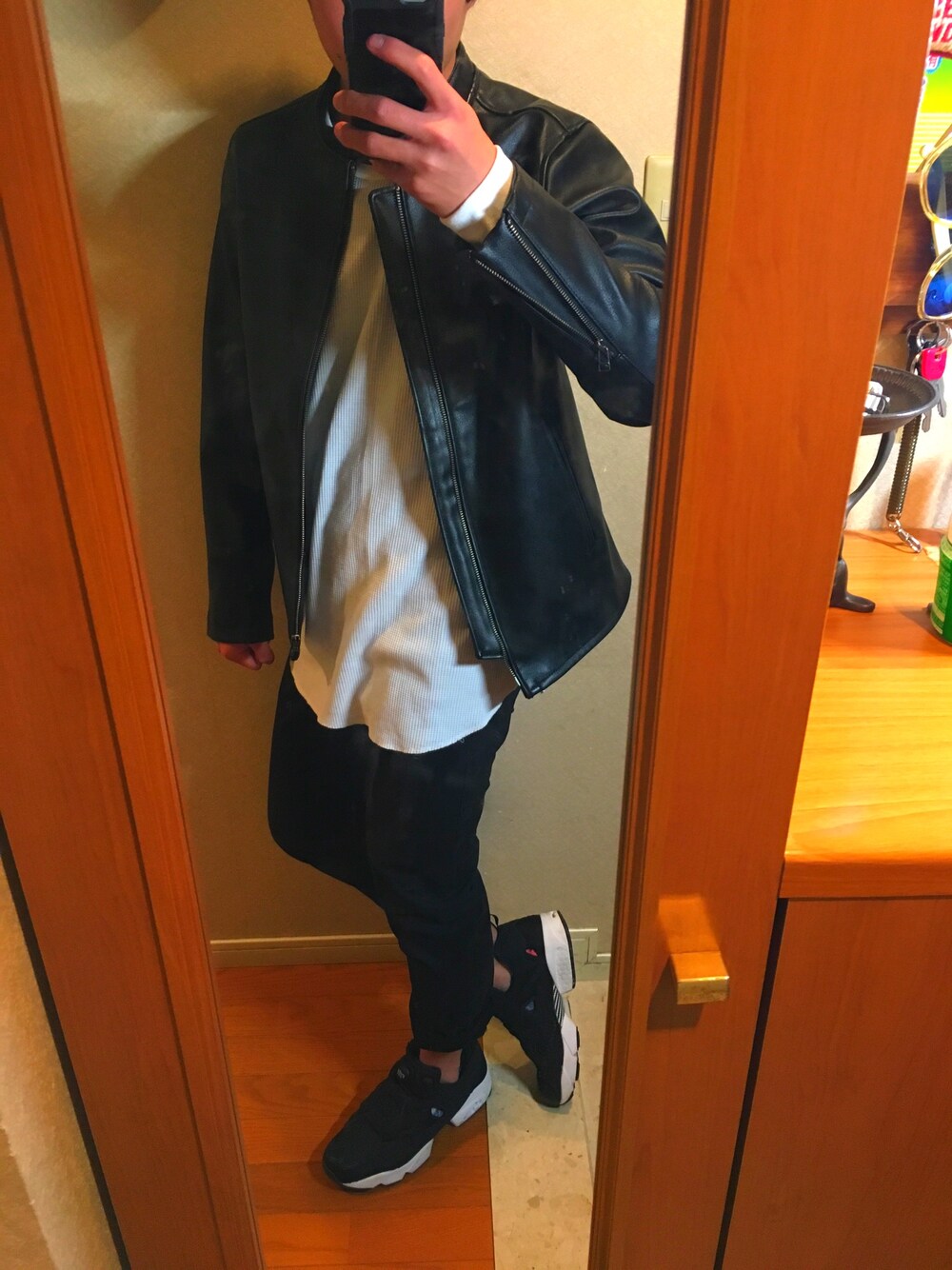「JOEY FACTORYの【JOEY FACTORY】 シングルライダースジャケット（ライダースジャケット、ブラック系）」を使った、Takutoさん（メンズ・166cm）の春コーディネートの1枚目の写真
