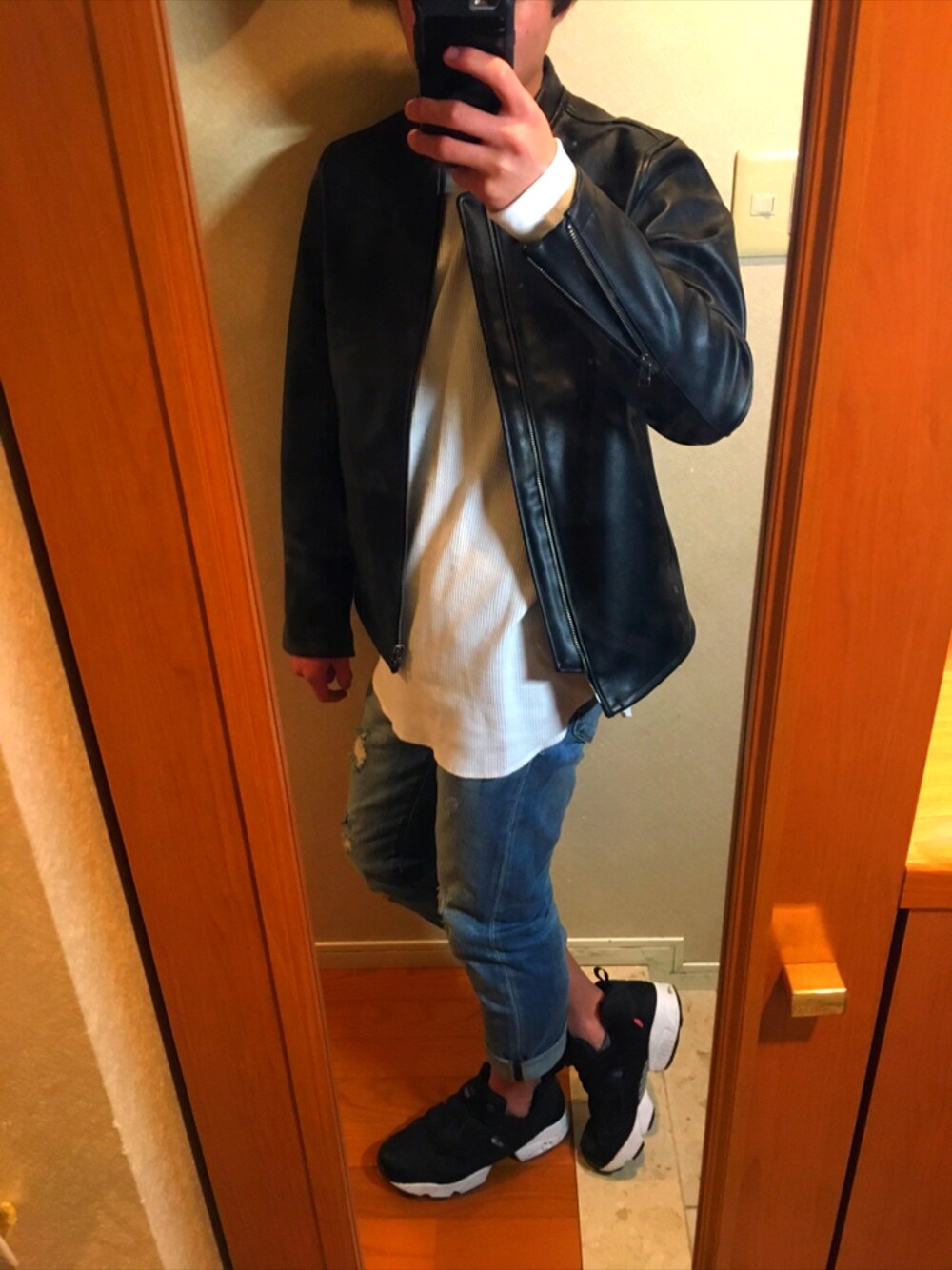 「JOEY FACTORYの【JOEY FACTORY】 シングルライダースジャケット（ライダースジャケット、ブラック系）」を使った、Takutoさん（メンズ・166cm）の春コーディネートの1枚目の写真