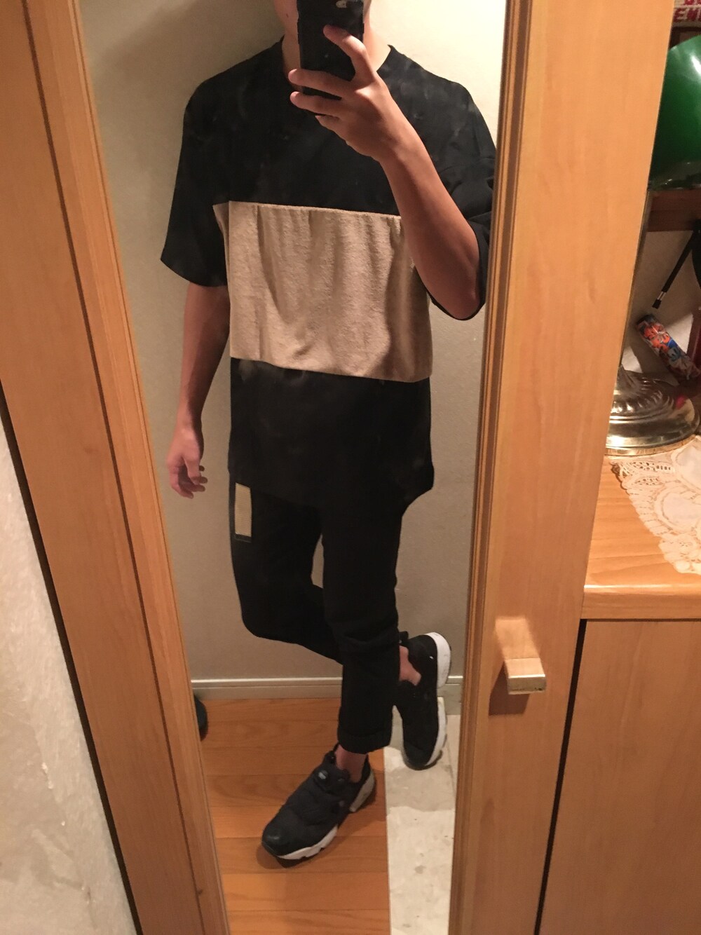 「Right-onの【PLUS ONE】パイル地ビッグシルエット半袖Tシャツ（Tシャツ/カットソー、ブラック系）」を使った、Takutoさん（メンズ・167cm）の秋コーディネートの1枚目の写真