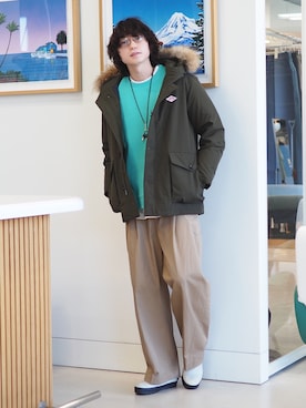 「蛍光カラー」｜「アイテム（ダウンジャケット/コート）」を使った、SUDOさん（メンズ・186cm）の冬コーディネート