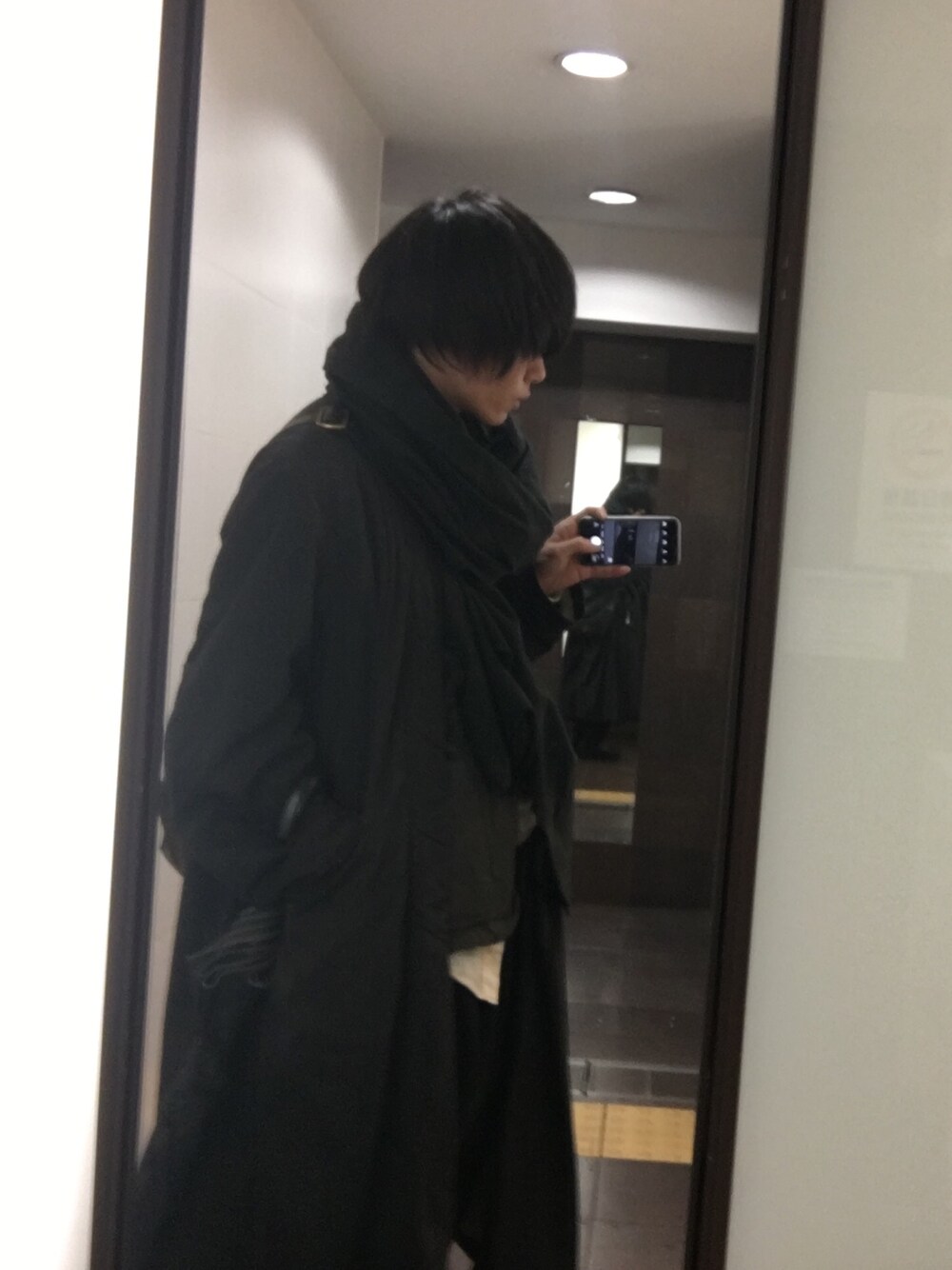 「春、大人カジュアル、カジュアルコーデ、シンプル、春コーデ、オーバーサイズ、古着MIX、いいね、save、フォローお願いします🤑、黒」｜LYNN FUKAZAWAさん（メンズ・165cm）の春コーディネートの1枚目の写真