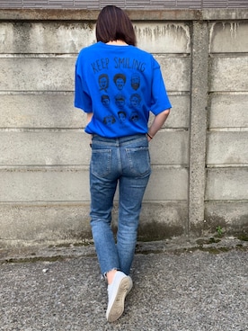 「バックプリント」｜「アイテム（デニムパンツ）」を使った、momoさん（レディース・170cm）の春コーディネート