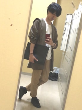 「ロング丈」｜「アイテム（ステンカラーコート）」を使った、ともさん（メンズ・175cm）の春コーディネート