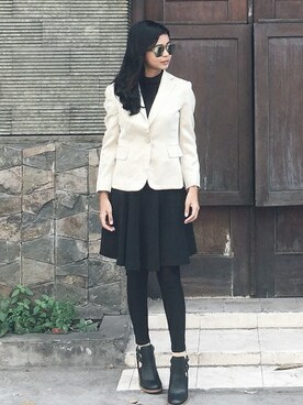 Monika Savira さんのコーディネート