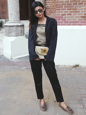 Monika Savira さんのコーディネート