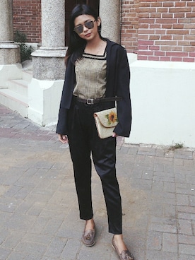 Monika Savira さんのコーディネート