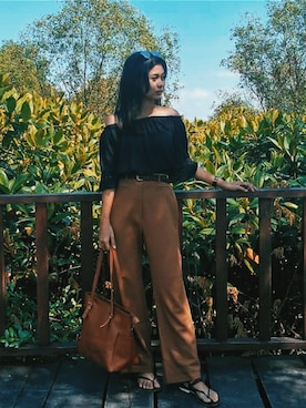 Monika Savira さんのコーディネート