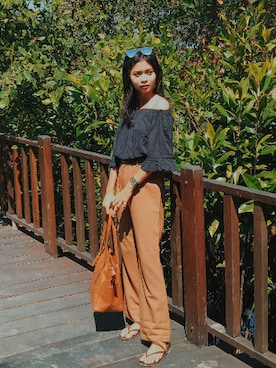 Monika Savira さんのコーディネート