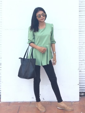 Monika Savira さんのコーディネート