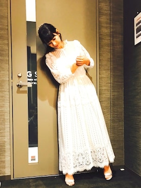 「AULA（アウラ）のアイテム」を使った、スザンヌさん（レディース・165cm）の春コーディネート